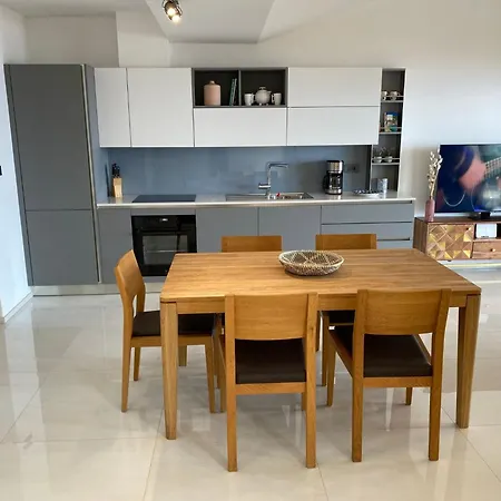 Frisch Renovierte Mit Meerblick By Interhome * Равни